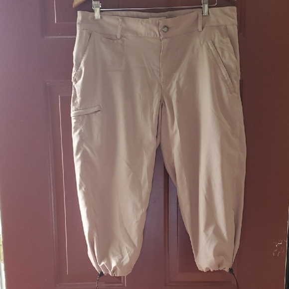 Magellan Outdoors Pants - Magellan Outdoors Tan Polyester Pants Drawstring Leg Bottom Capri Length Large